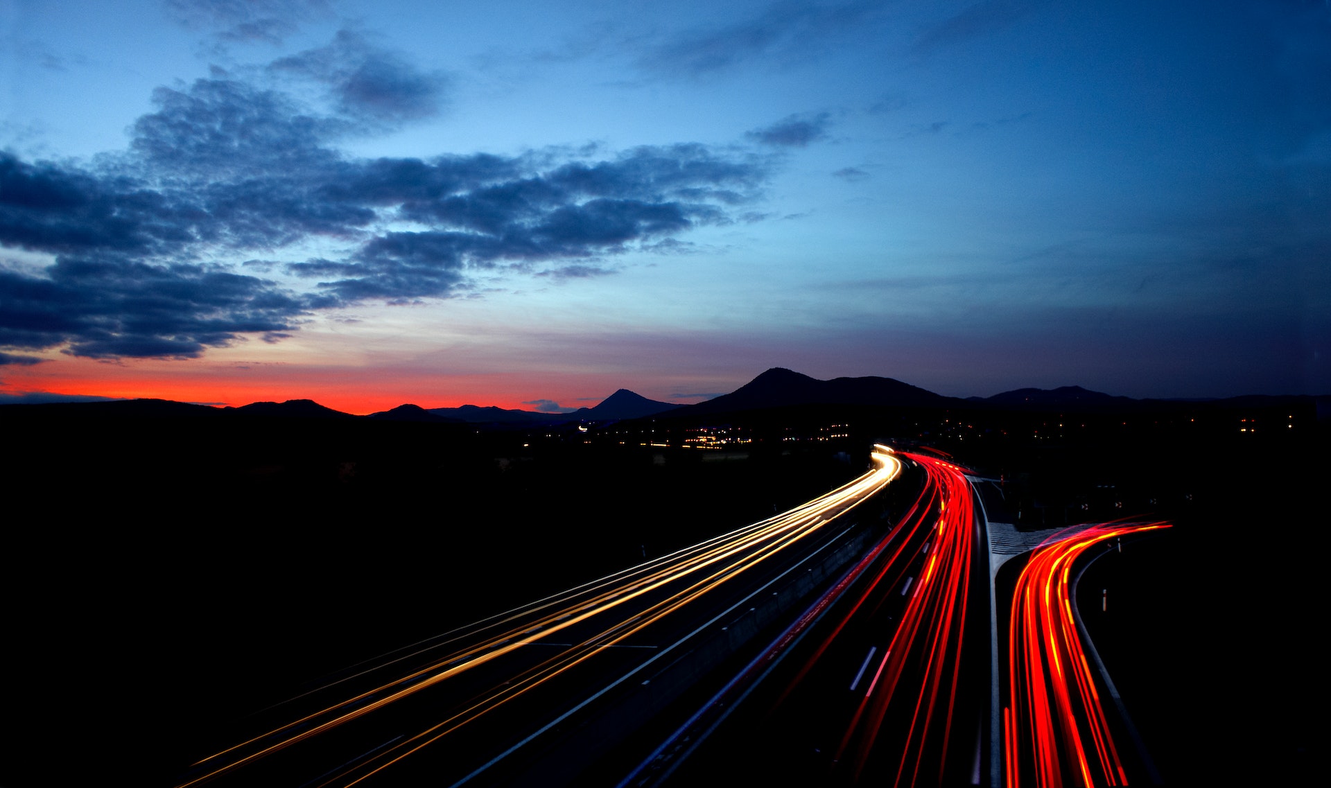 panning-photography-of-cars